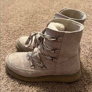 Stylish Women's Lace-Up Boots